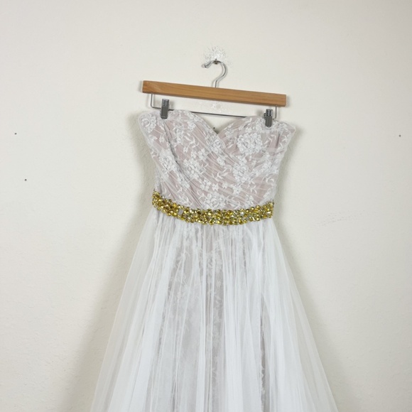 Sherri Hill White Lace Strapless Gown Size 4 - Picture 2 of 7